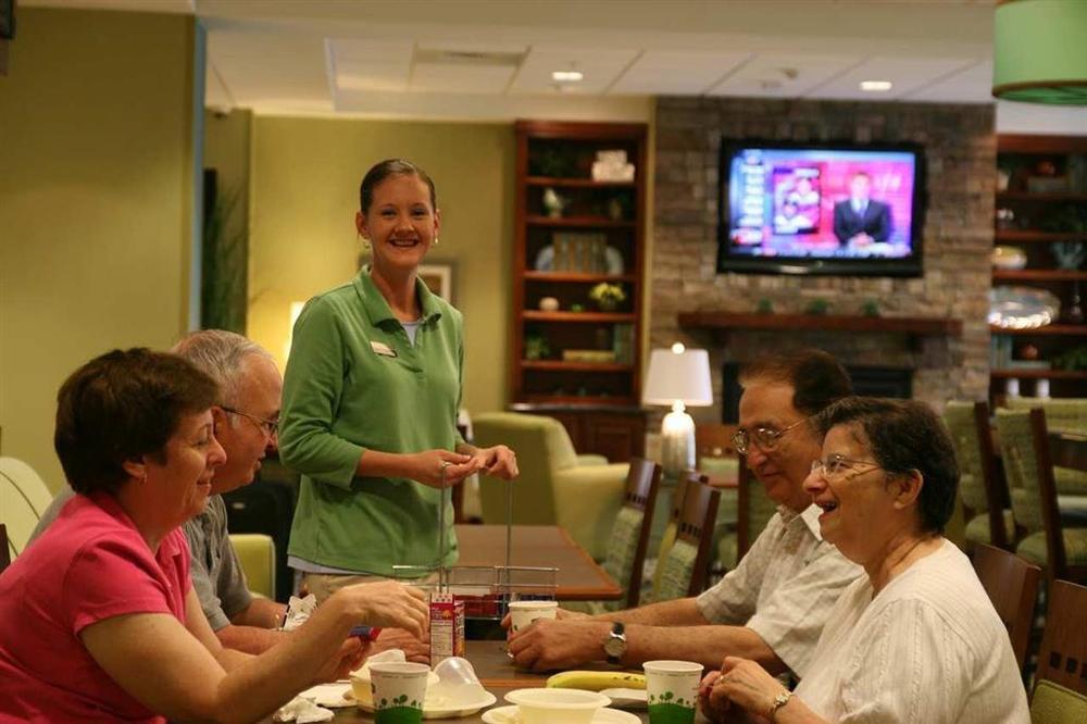 Hampton Inn Bermuda Run / Advance Restaurant bilde