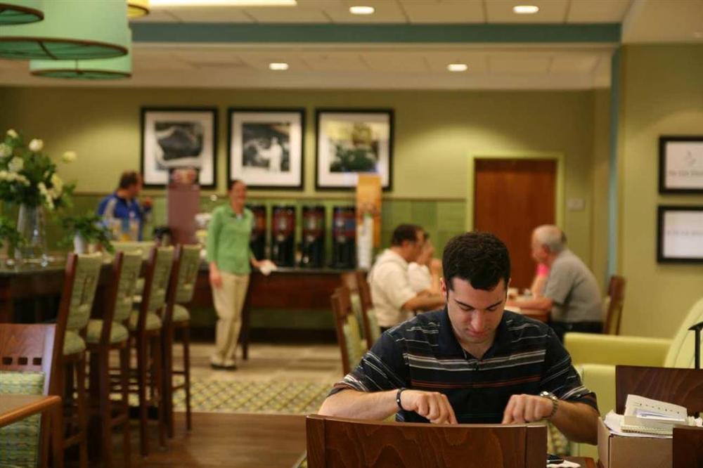 Hampton Inn Bermuda Run / Advance Restaurant bilde