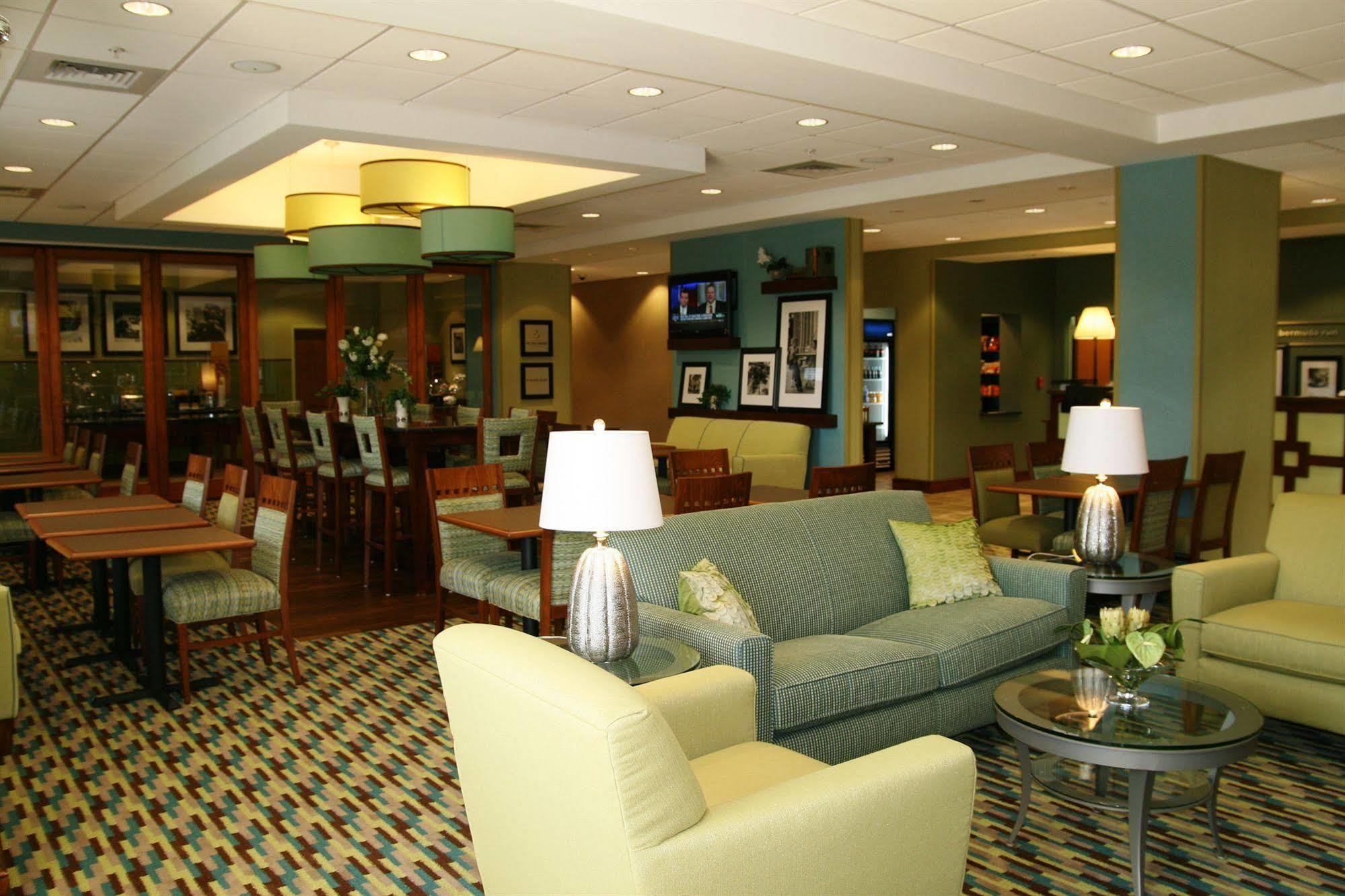 Hampton Inn Bermuda Run / Advance Eksteriør bilde