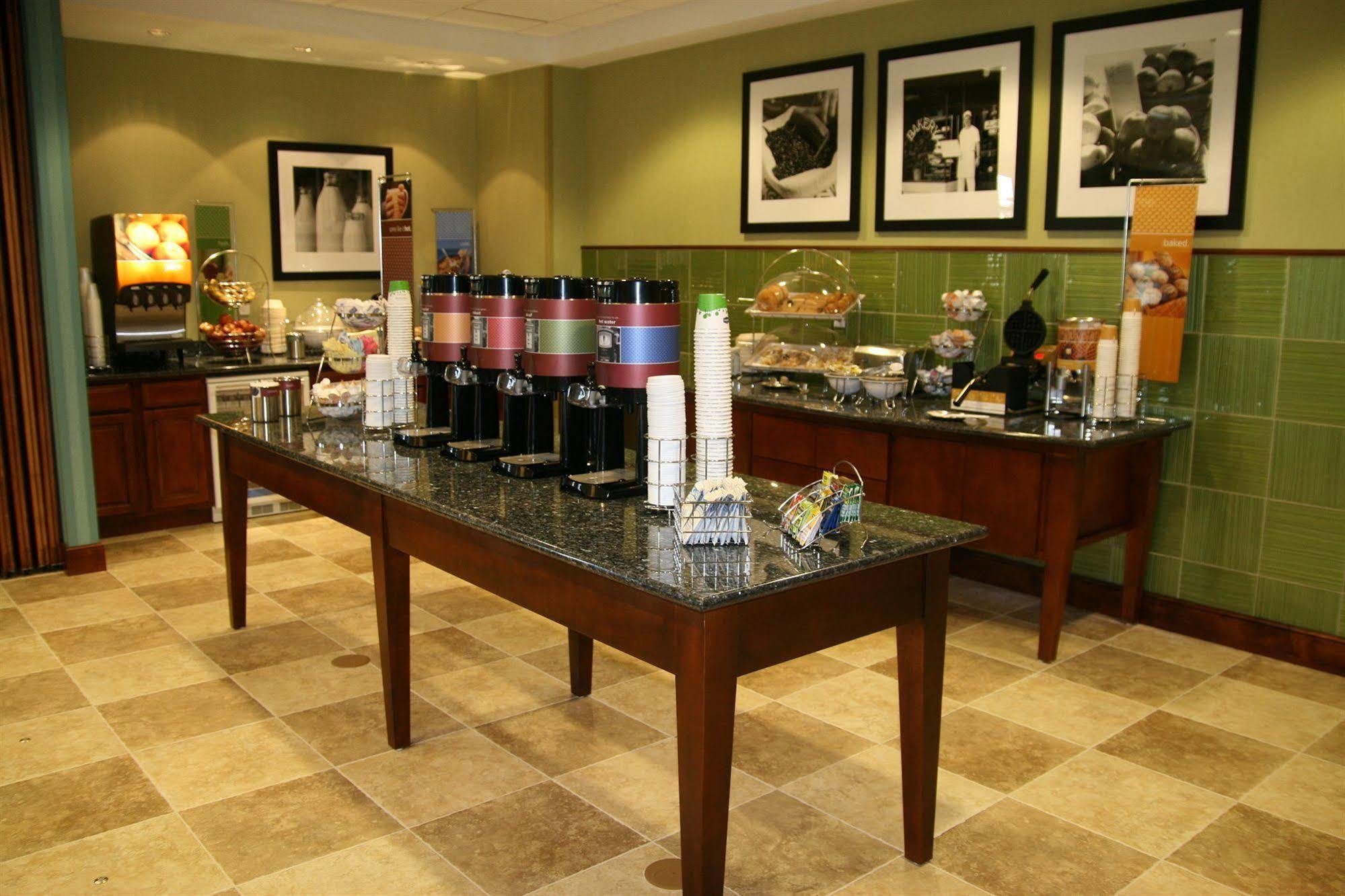 Hampton Inn Bermuda Run / Advance Eksteriør bilde